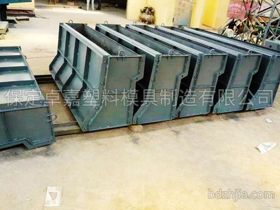隔離墩模具 